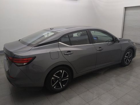 Used 2025 Nissan Sentra SV FWD image 10