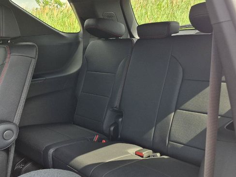 Used 2026 Chevrolet Traverse RS w/ LPO, Floor Liner Package AWD/4WD image 6