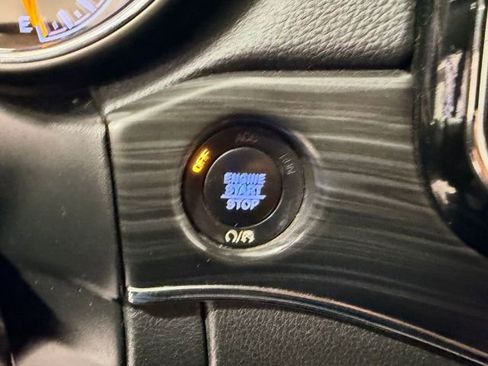 Used 2019 Jeep Grand Cherokee Limited w/ Luxury Group II image 33