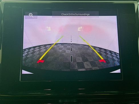 Used 2025 Jeep Grand Cherokee Altitude image 23