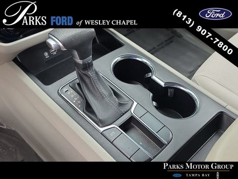 Used 2021 Kia Sedona LX FWD image 24