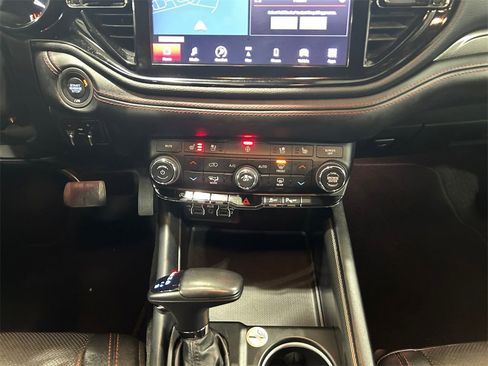 Used 2024 Dodge Durango GT image 15