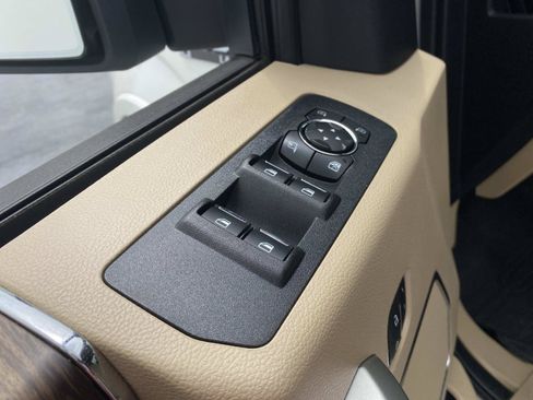 Used 2020 Ford F150 Lariat w/ Equipment Group 502A Luxury AWD/4WD image 17
