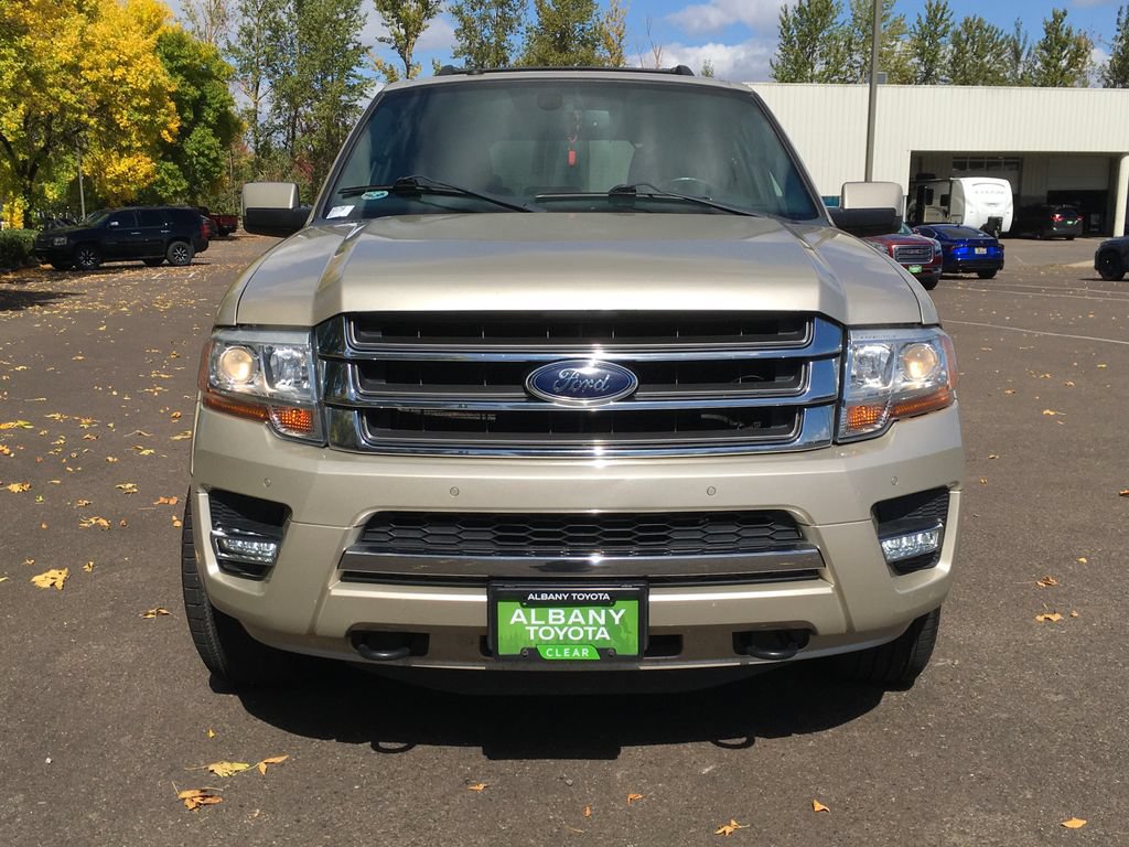 Used 2017 Ford Expedition Limited w/ Equipment Group 301A AWD/4WD image 11