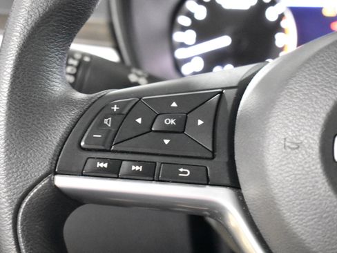 Used 2025 Nissan Altima 2.5 SV image 14