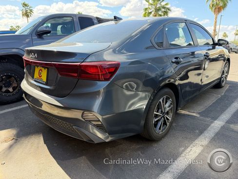 Used 2023 Kia Forte LXS FWD image 3