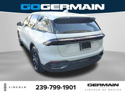 New 2026 Lincoln Nautilus Premier AWD/4WD image 10