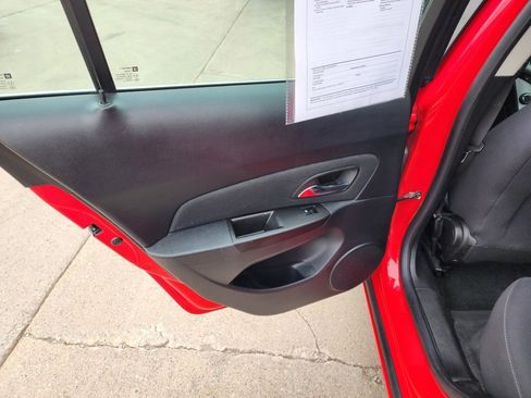 Used 2014 Chevrolet Cruze LT image 11