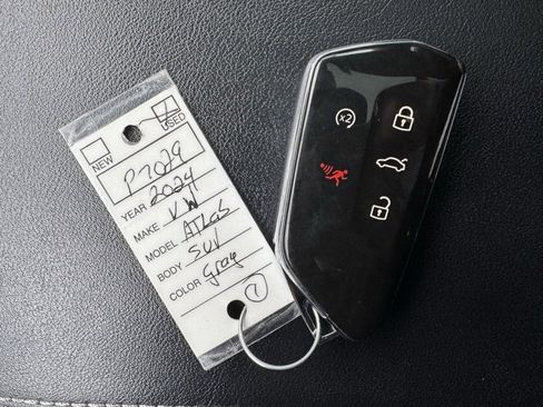 Used 2024 Volkswagen Atlas SE image 30