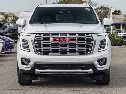 Used 2025 GMC Yukon Denali image 2