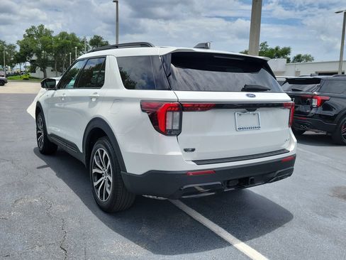 Certified 2025 Ford Explorer ST-Line AWD/4WD image 7