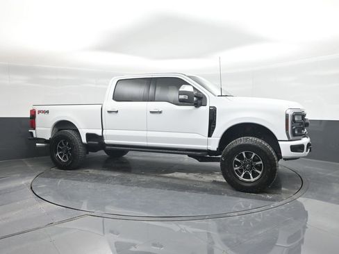 Used 2024 Ford F250 XLT w/ XLT Premium Package image 11