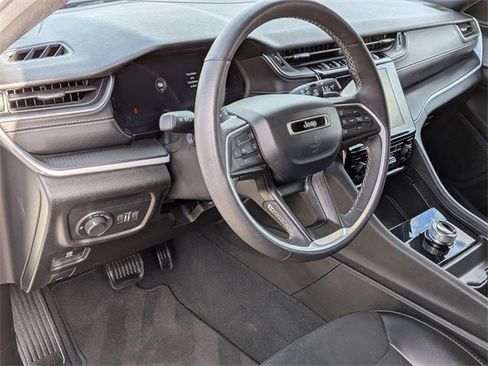 Certified 2024 Jeep Grand Cherokee L Laredo image 11