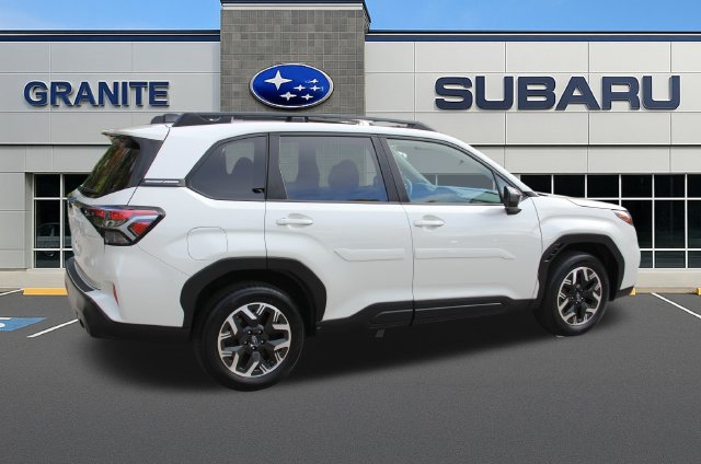 Used 2025 Subaru Forester Premium AWD/4WD image 10