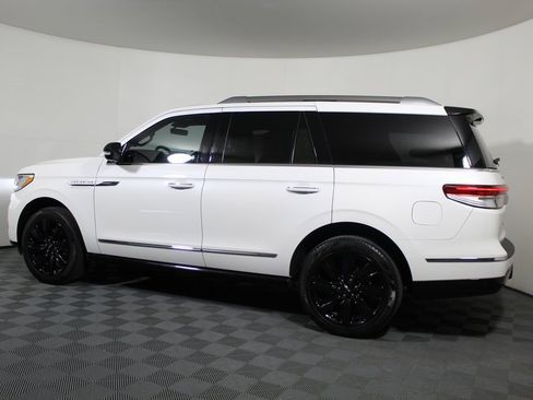 Used 2024 Lincoln Navigator Reserve image 5
