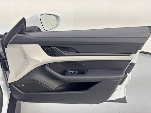 Used 2023 Porsche Taycan 4S w/ Premium Package image 45