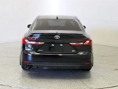Used 2025 Toyota Camry SE FWD image 7
