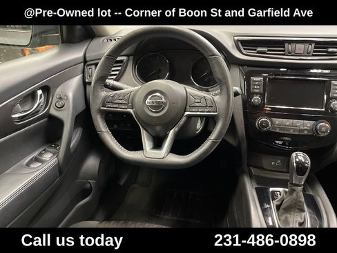 Used 2020 Nissan Rogue S w/ Special Edition Package AWD/4WD image 17