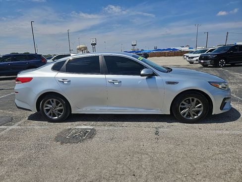 Used 2019 Kia Optima LX image 9