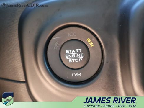 Used 2022 Jeep Wrangler Unlimited Sport AWD/4WD image 31