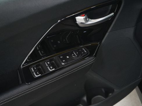 Used 2022 Kia Niro EX w/ Cold Weather Package image 20