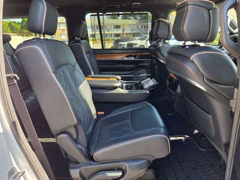 Certified 2024 Jeep Grand Wagoneer L Series III AWD/4WD image 18