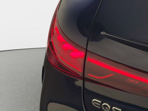 Used 2023 Mercedes-Benz EQS 580 4MATIC Sedan image 15