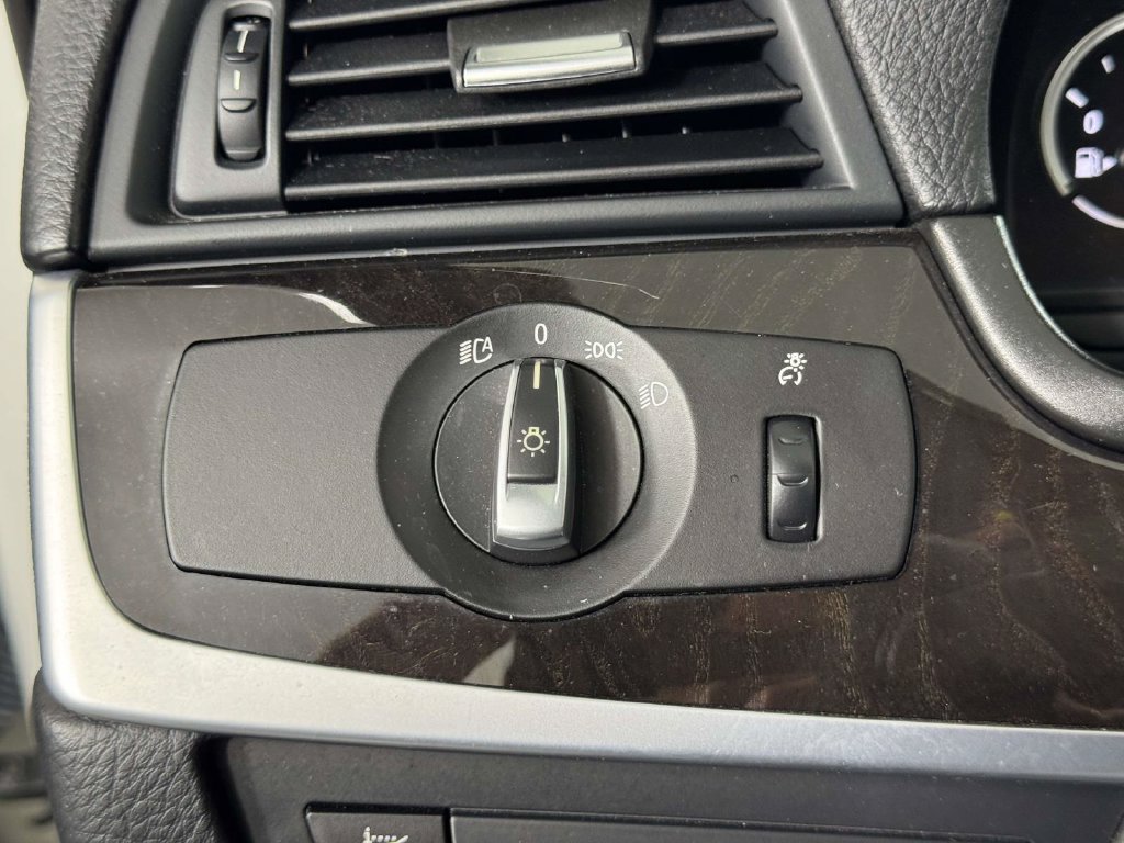 Used 2014 BMW 535i xDrive Sedan AWD/4WD image 18