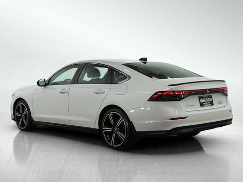 Used 2023 Honda Accord Sport image 3