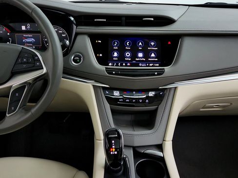 Certified 2023 Cadillac XT5 Premium Luxury image 17