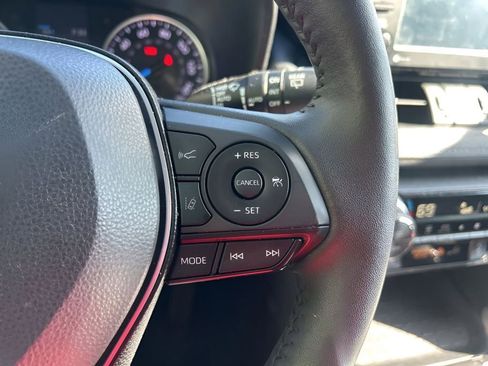 Used 2022 Toyota RAV4 XLE Premium AWD/4WD image 25