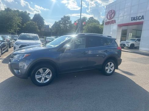 Used 2013 Toyota RAV4 XLE AWD/4WD image 2