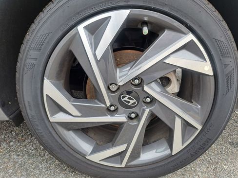 Used 2025 Hyundai Elantra Sport image 20