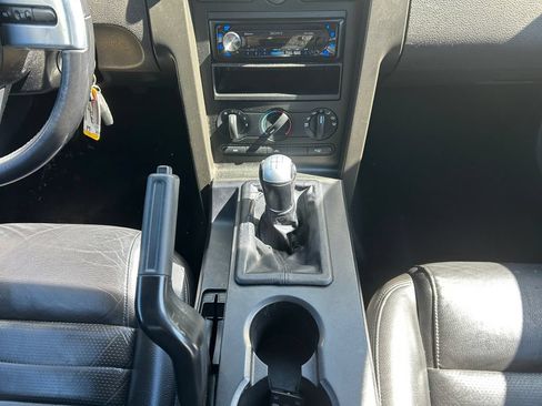 Used 2005 Ford Mustang GT RWD image 11