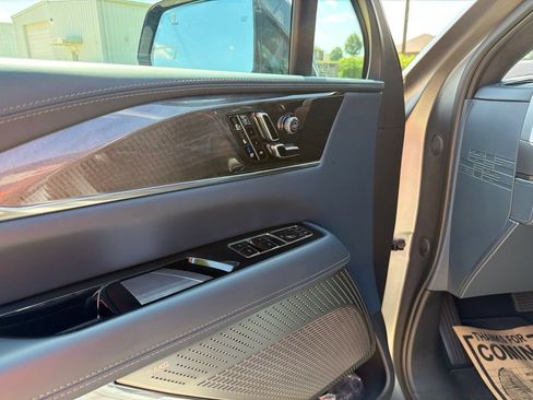 Used 2026 Cadillac Escalade IQ Sport 2 AWD/4WD image 21