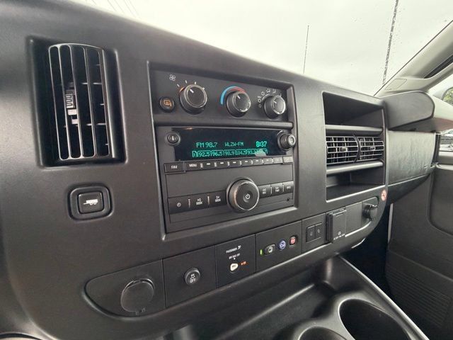 Used 2025 Chevrolet Express 3500 LT w/ LT Preferred Equipment Group RWD image 16