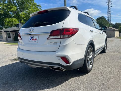 Used 2017 Hyundai Santa Fe Limited FWD image 5