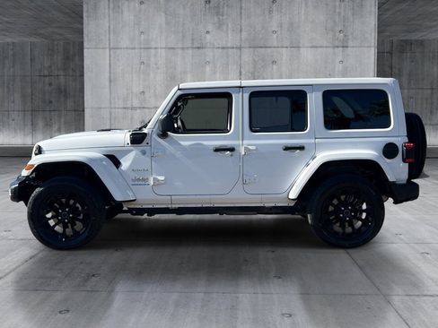 Used 2024 Jeep Wrangler Unlimited Sahara AWD/4WD image 2