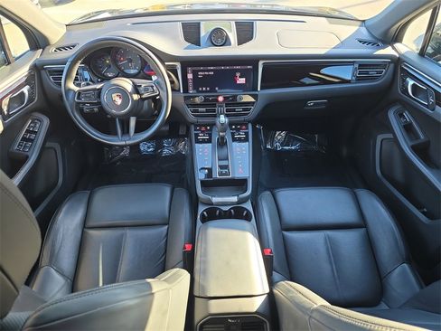Certified 2024 Porsche Macan image 20