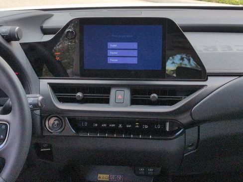 Certified 2025 Lexus UX 300h FWD w/ Accessory Package (Z2) image 18