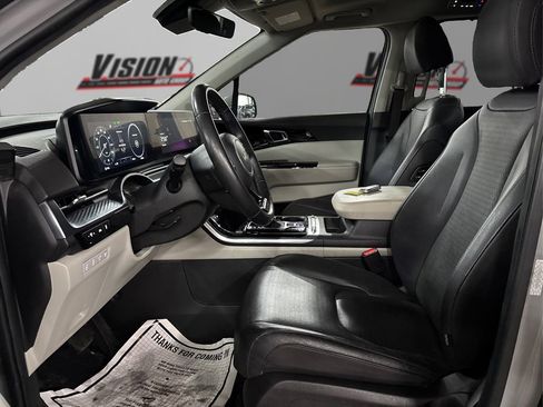 Certified 2024 Kia Carnival SX Prestige image 9