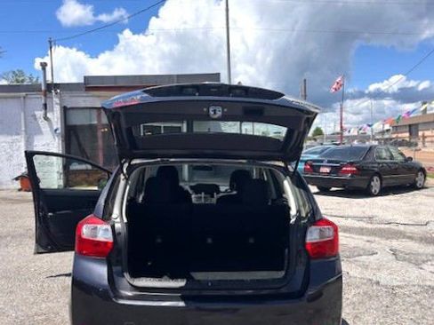 Used 2012 Subaru Impreza 2.0i image 5