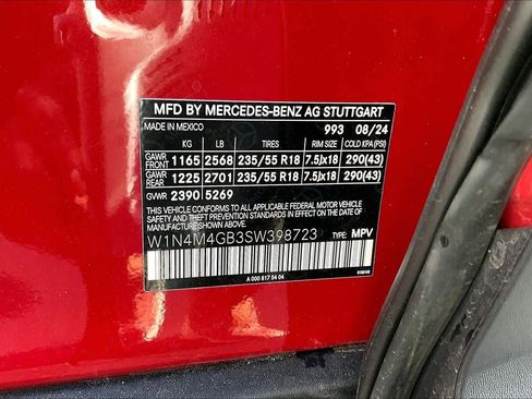 Used 2025 Mercedes-Benz GLB 250 image 37