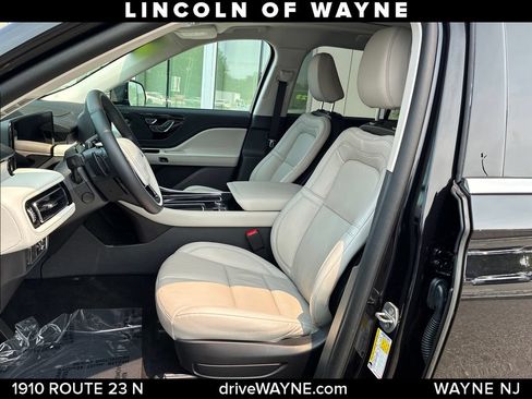 Certified 2025 Lincoln Aviator Reserve w/ Illumination Package AWD/4WD image 12