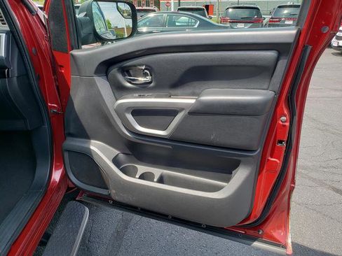 Used 2017 Nissan Titan SV AWD/4WD image 22