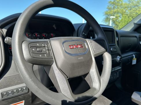 Used 2024 GMC Sierra 2500 Pro w/ Convenience Package image 14