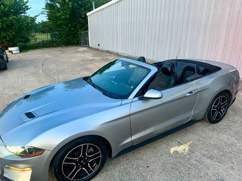 Used 2020 Ford Mustang Premium RWD image 27