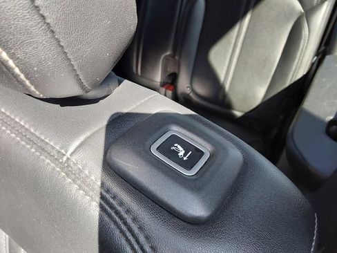 Used 2024 Jeep Wagoneer Series II w/ Flexible Seating Group AWD/4WD image 16