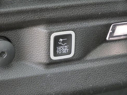 Used 2024 Jeep Grand Cherokee L Limited w/ Luxury Tech Group II image 24