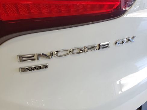 Used 2020 Buick Encore GX Essence AWD/4WD image 6